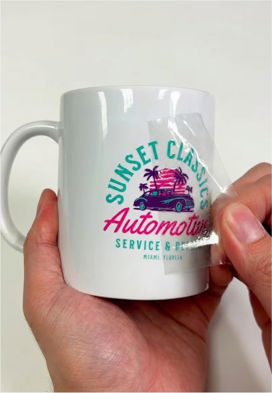 Fényes, domború üvegmatrica – egyszerű otthoni felhelyezéssel